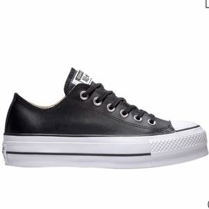 CONVERSE
All Star Platform Ox Leather Low In Black/white
Size 6 Men